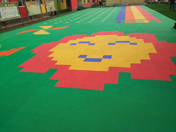 如何挑选幼儿园悬浮拼装地板？