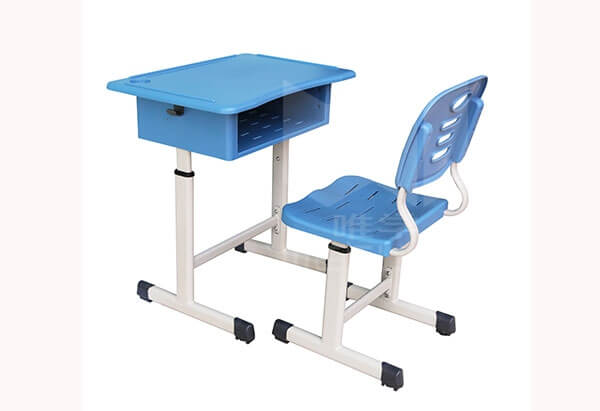 <strong>塑料课桌椅常用的材料是什么？</strong>