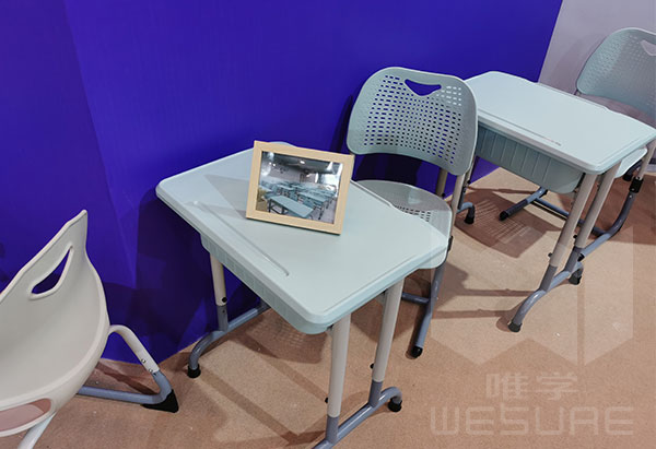 <strong>塑钢课桌椅相比钢木课桌椅有哪些优点？</strong>